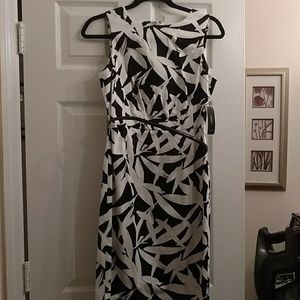 B&W Alfani dress. Never worn size 6p